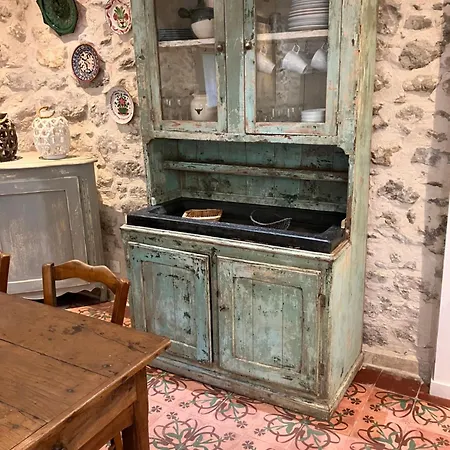 L Oustau Di Cabro *